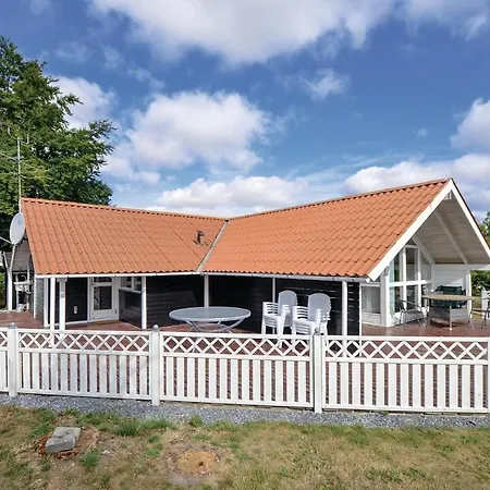 Four-bedroom Holiday In Sydals *